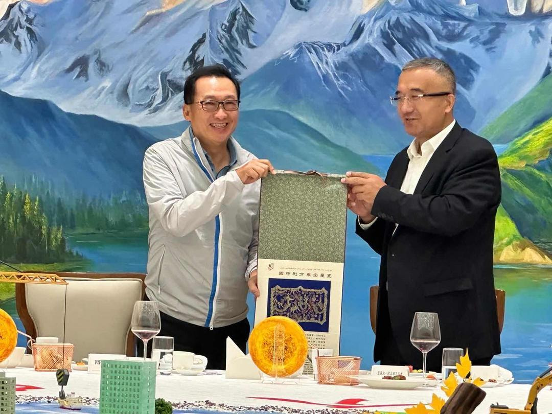 The Shaw Foundation Delegations Visited Xinjiang (Chinese only)